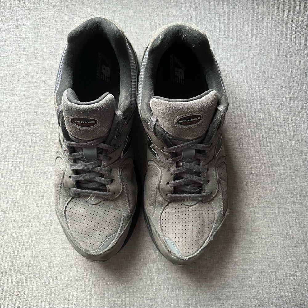 New Balance Men's Gray Athletic Shoes - Picture 4 of 6